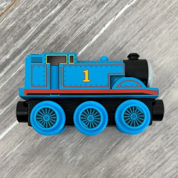 Wooden Thomas - Picture 7 of 8